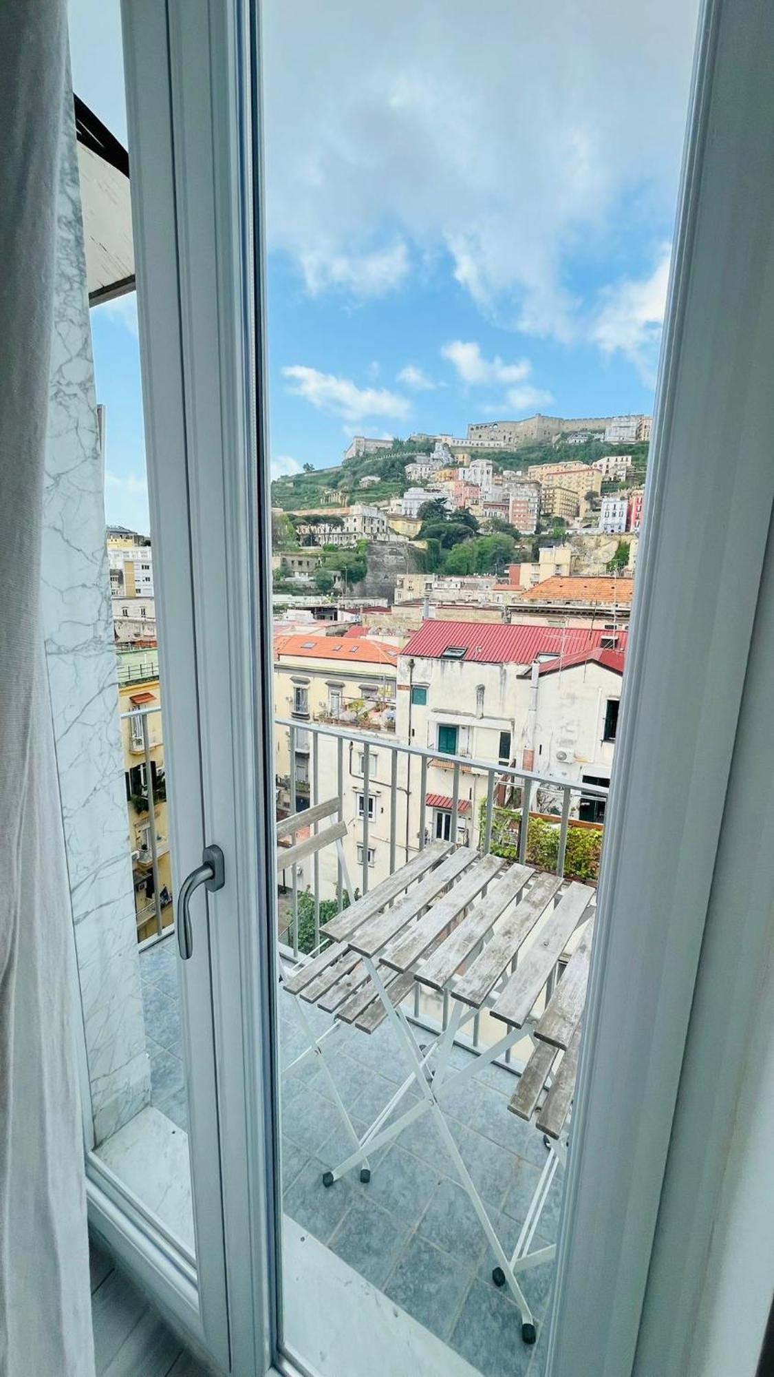 A Casa Di Gemma Bed & Breakfast Napoli Bagian luar foto